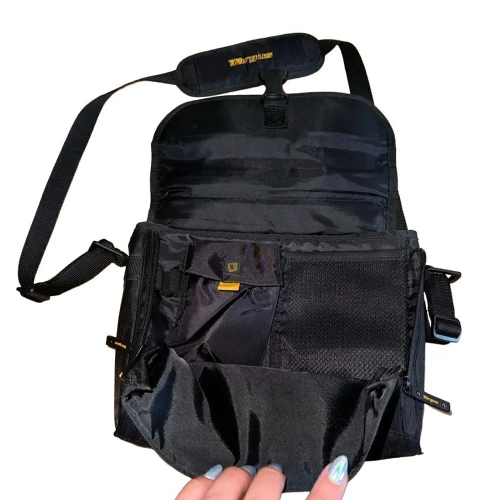 Targus CityGear Atlanta Messenger Mini Case